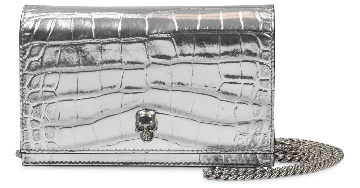 Alexander Mcqueen Minibolso Skull en cuero plateado con bordados Metálico 