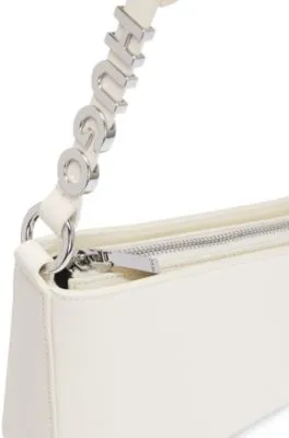 Bolso bandolera de piel sintética con logo en la correa