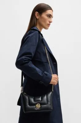 Bolso hobo guateado con monograma Double B
