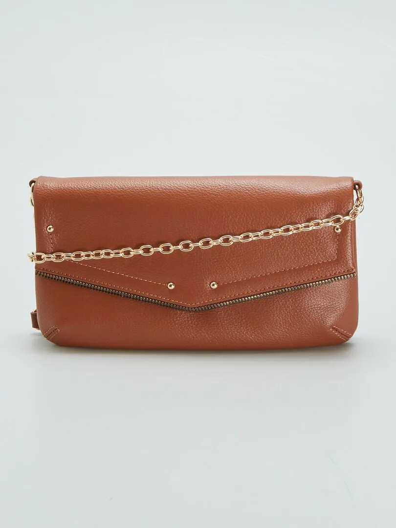 BOLSO SOBRE CON CADENA BANDOLERA  MARRON