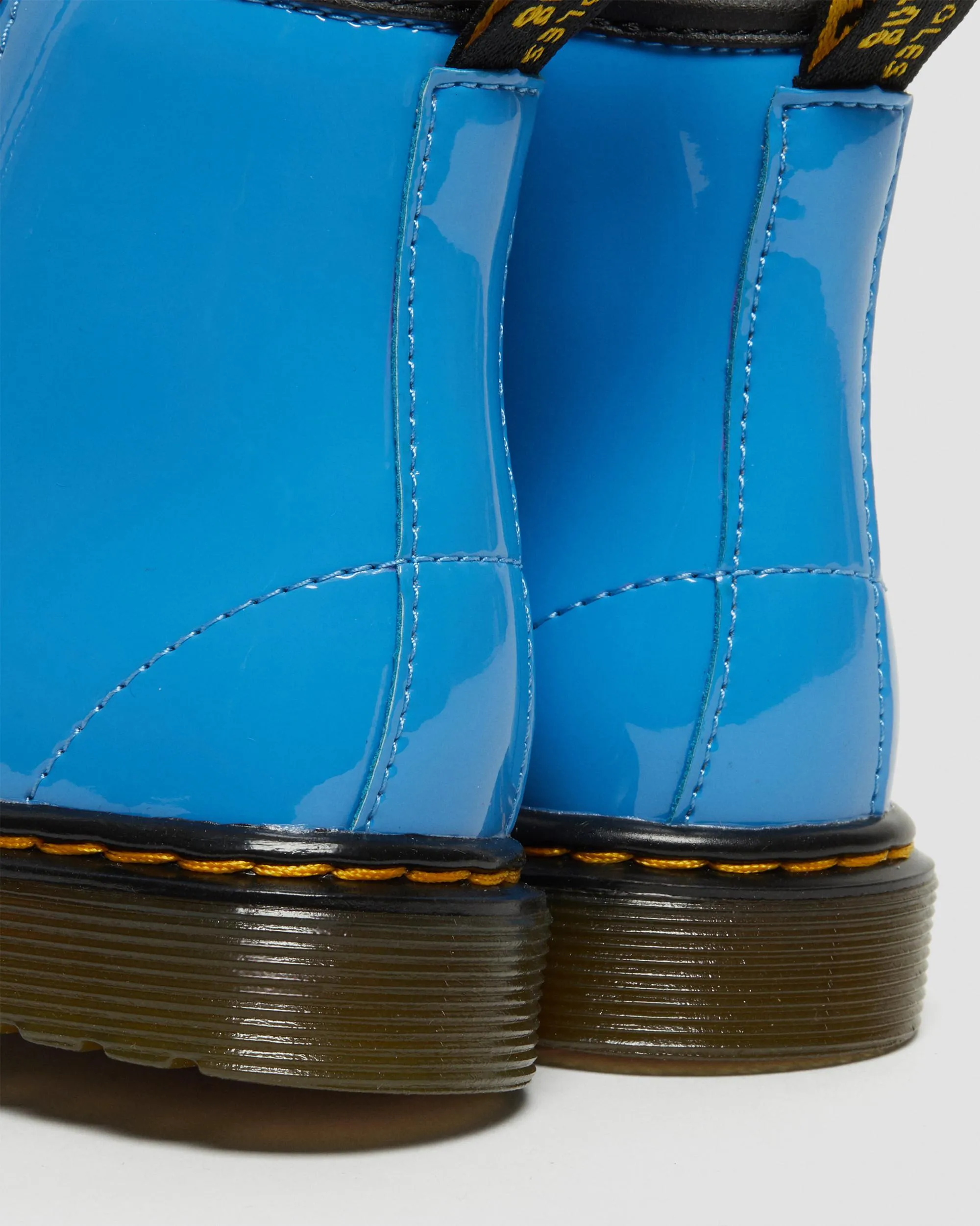 Botas 1460 para niños de charol