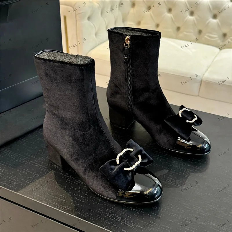Botas cortas de diseñador de alta calidad NUEVA LLEGA ARRIVADA BRITÁNICA Botón de taladro de gamuzo