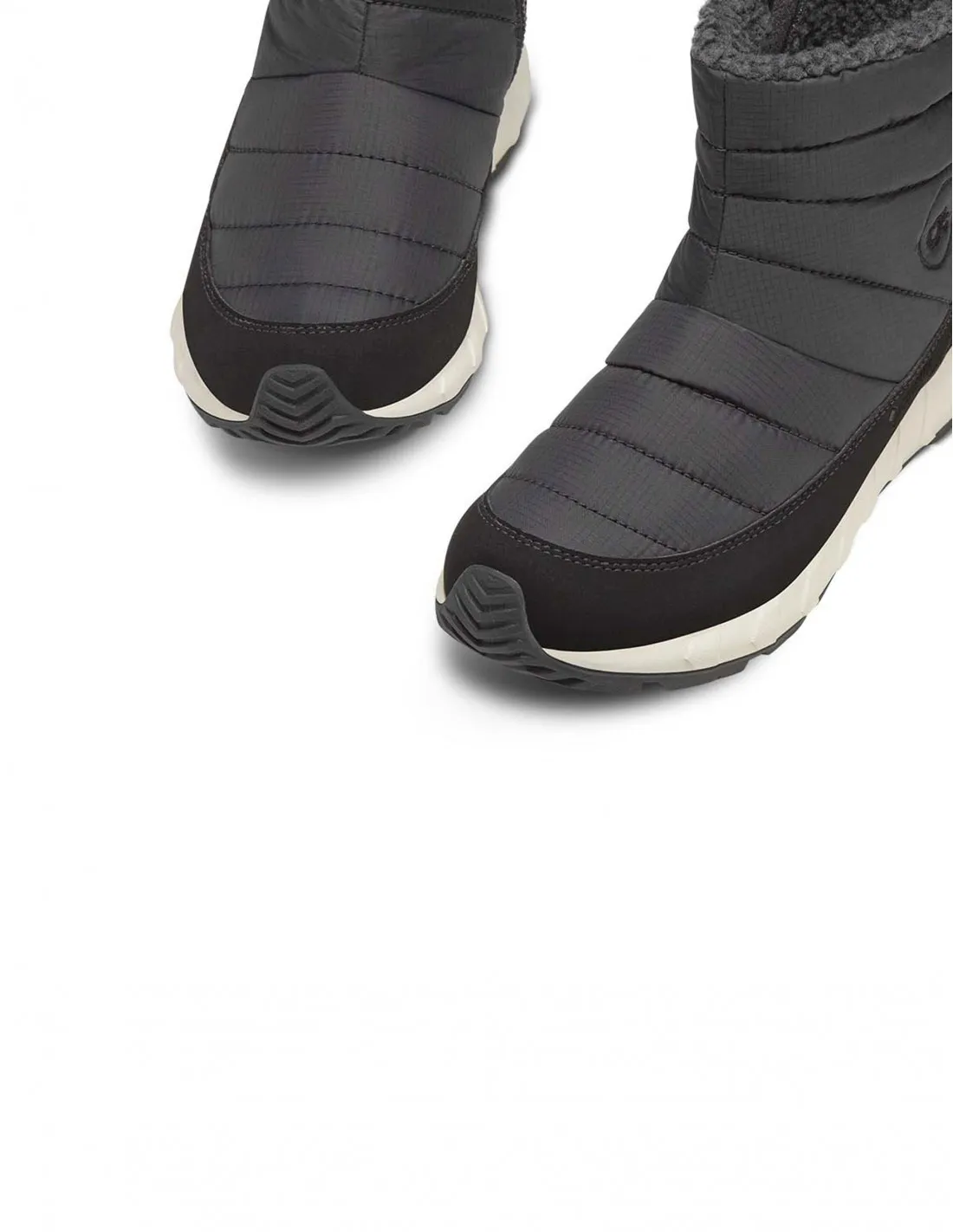 BOTAS DEPORTIVAS GORETEX ACOLCHADAS NEGRAS ZERO C