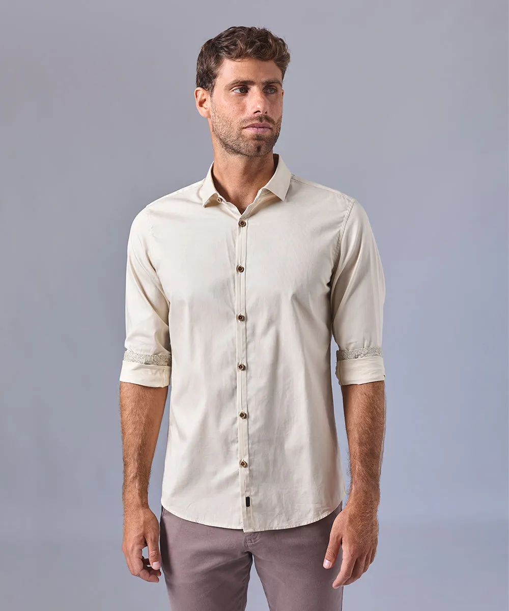 CAMISA MANGA LARGA PECHERA OJAL SLIM FIT BEIGE OI24