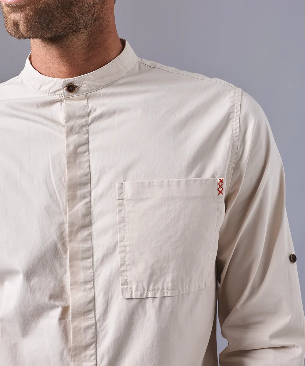 CAMISA MANGA LARGA TAFETA CUELLO NERU CON BOTON CLASSIC FIT BEIGE OI24