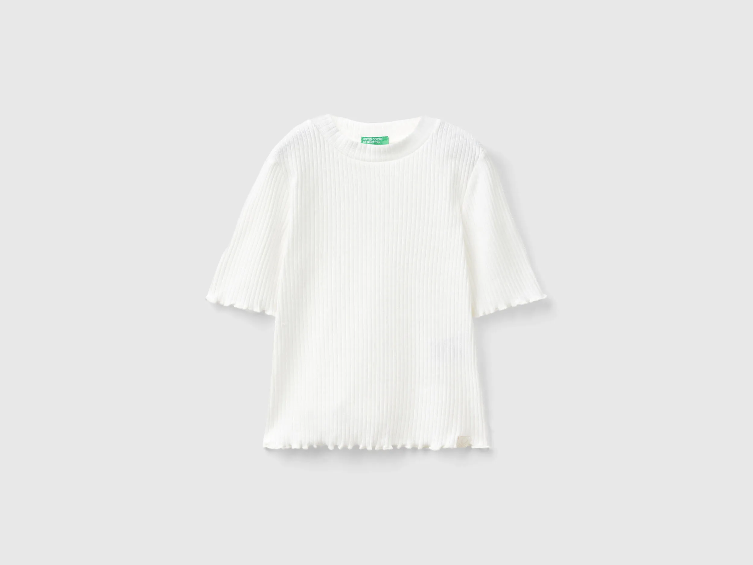 Camiseta de cuello alto y manga corta