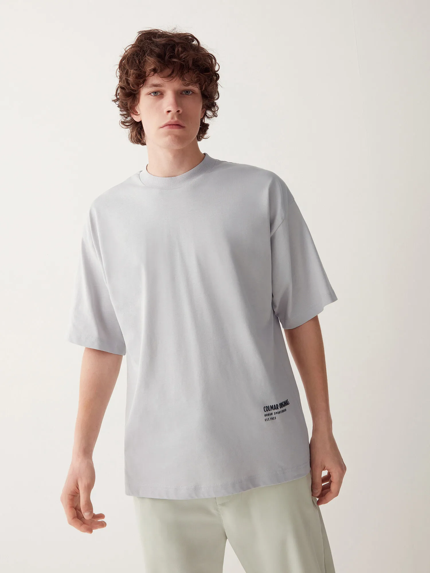 Camiseta de manga corta y cuello redondo