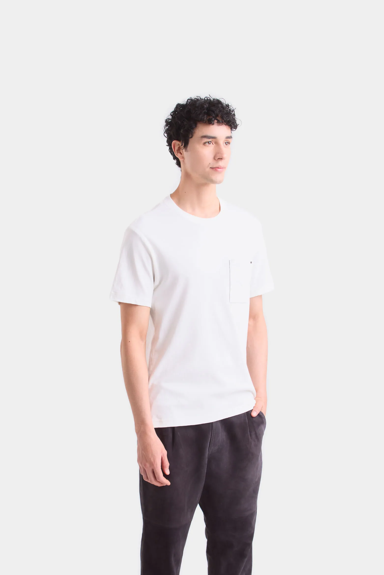 Camiseta en algodón para hombre bolsillo cuero
