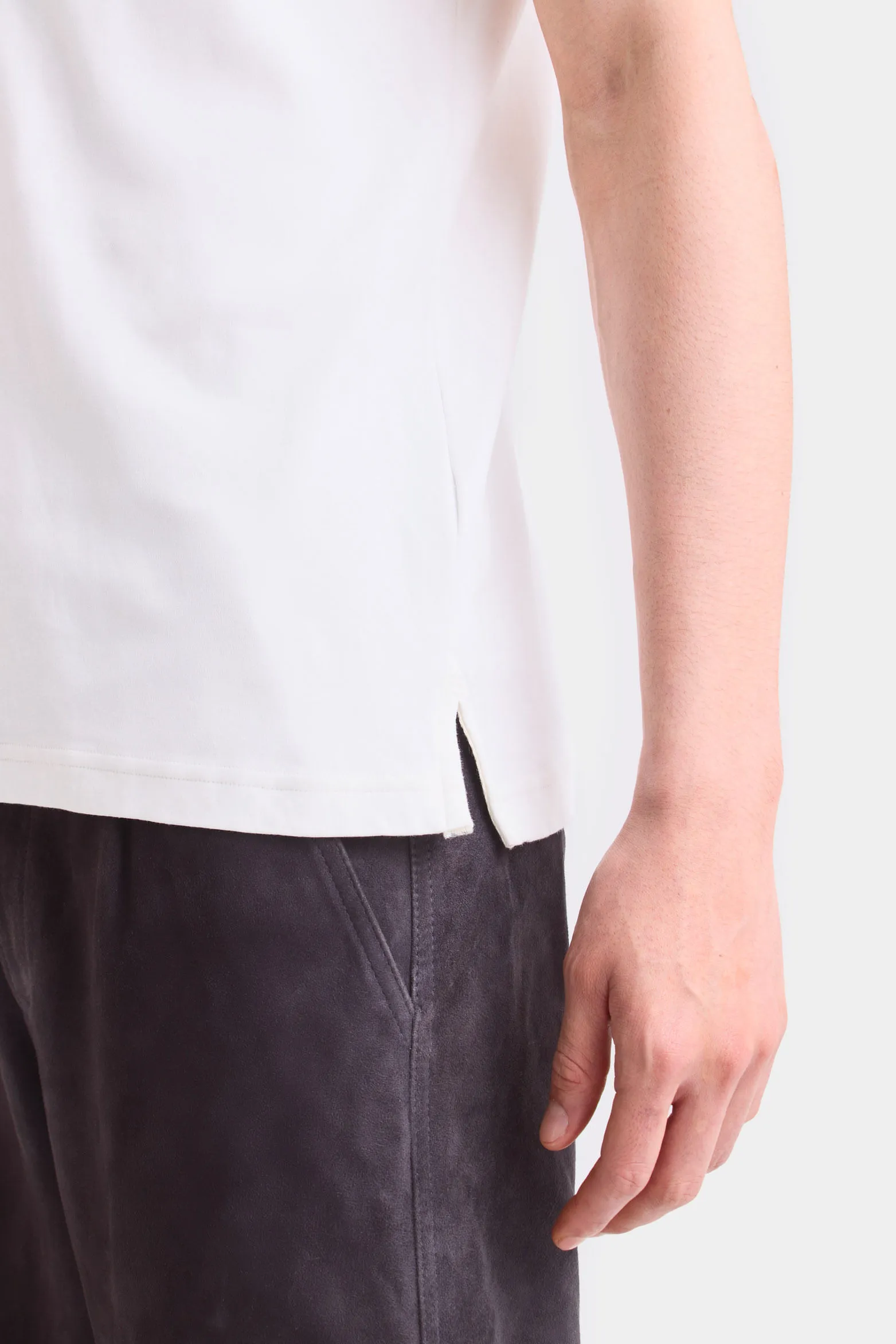 Camiseta en algodón para hombre bolsillo cuero