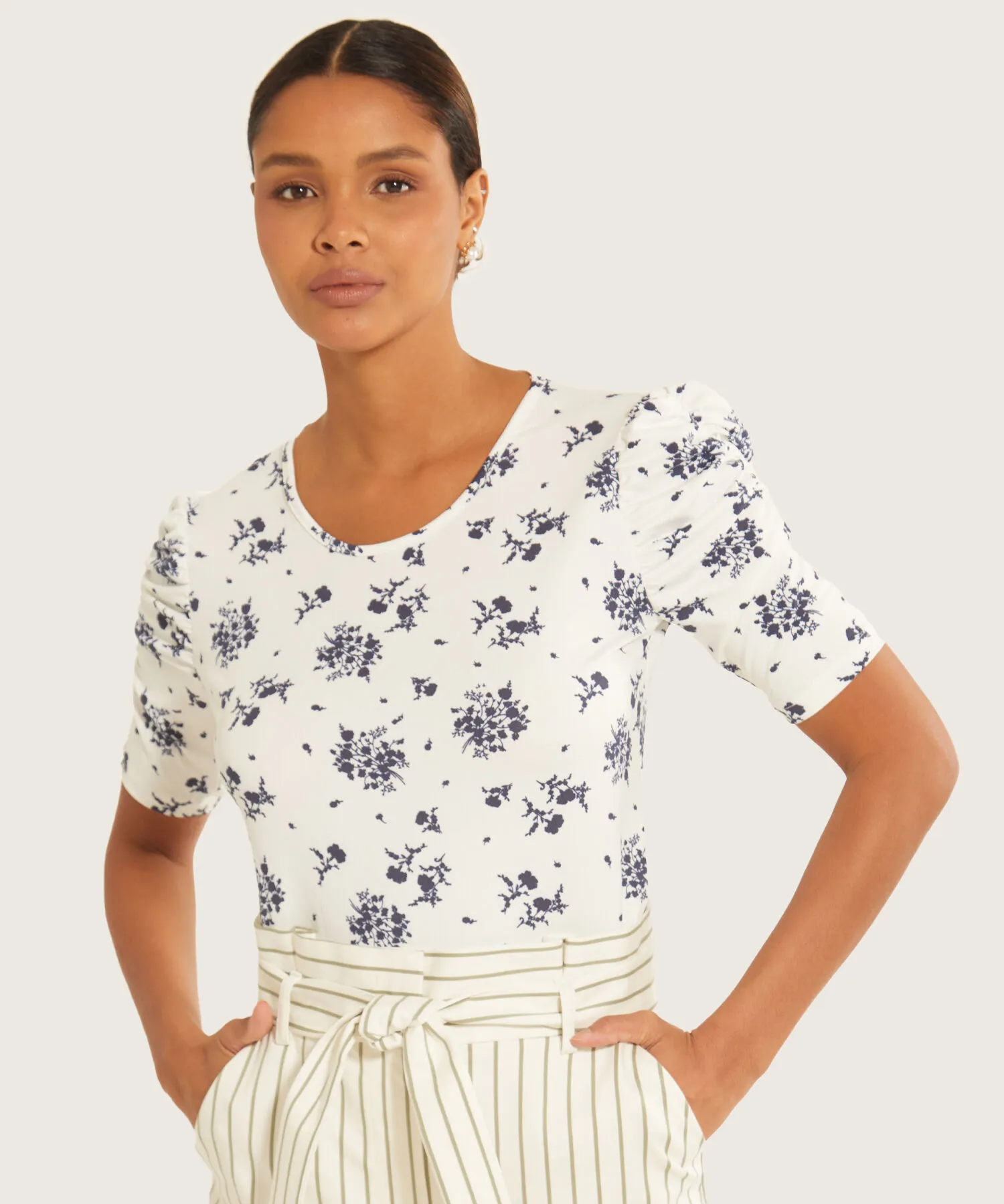 CAMISETA ESTAMPADA MANGA CORTA CON RUCHE