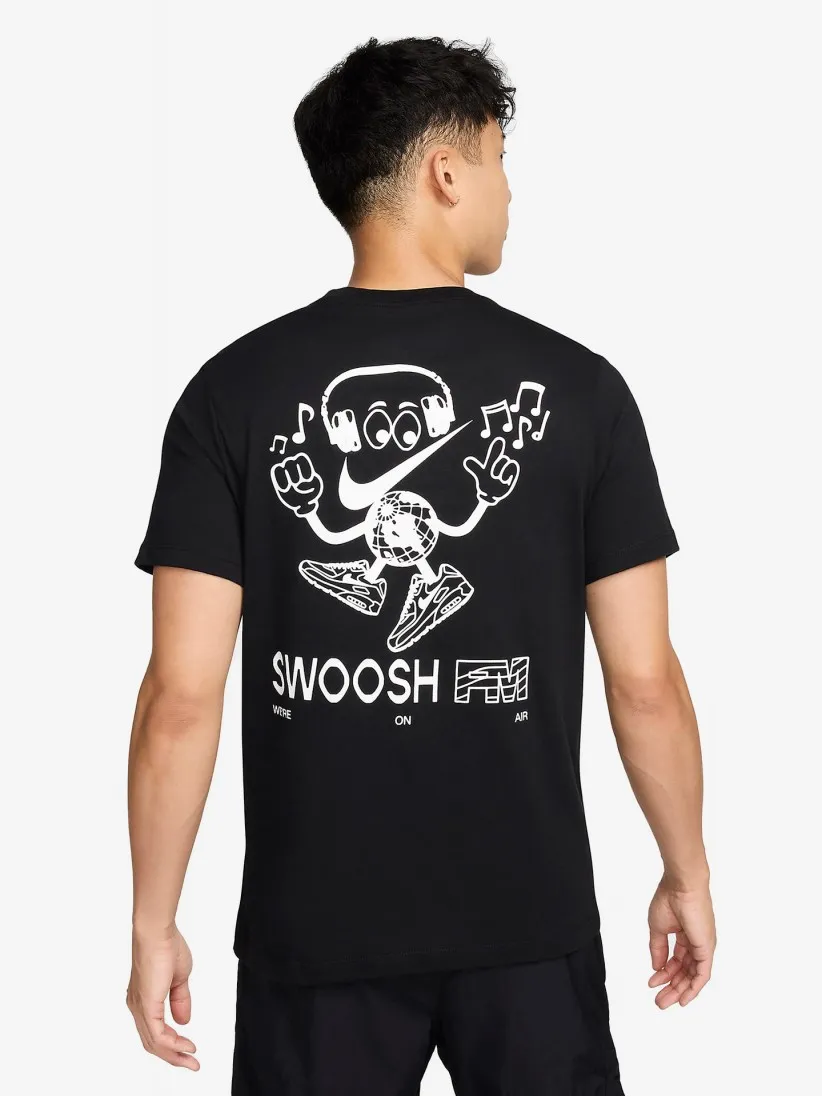 Camiseta Nike Sportswear Swoosh Negra