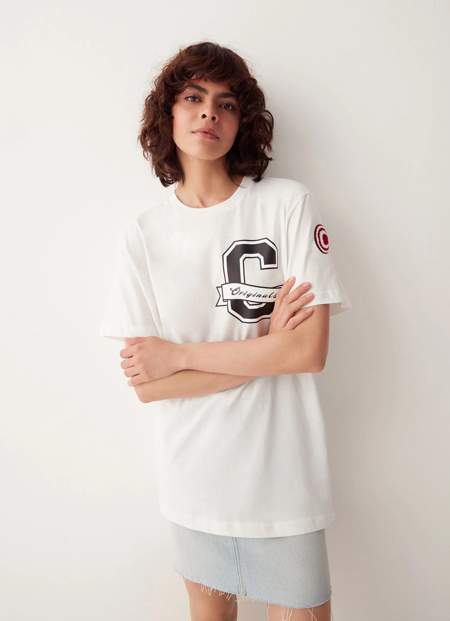 Camiseta universitaria de manga corta