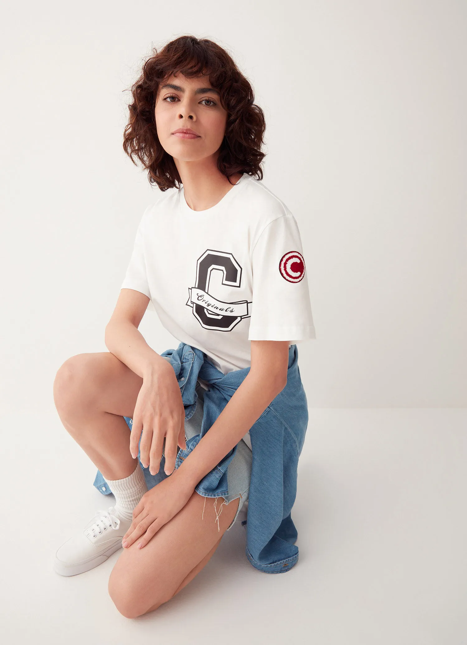 Camiseta universitaria de manga corta