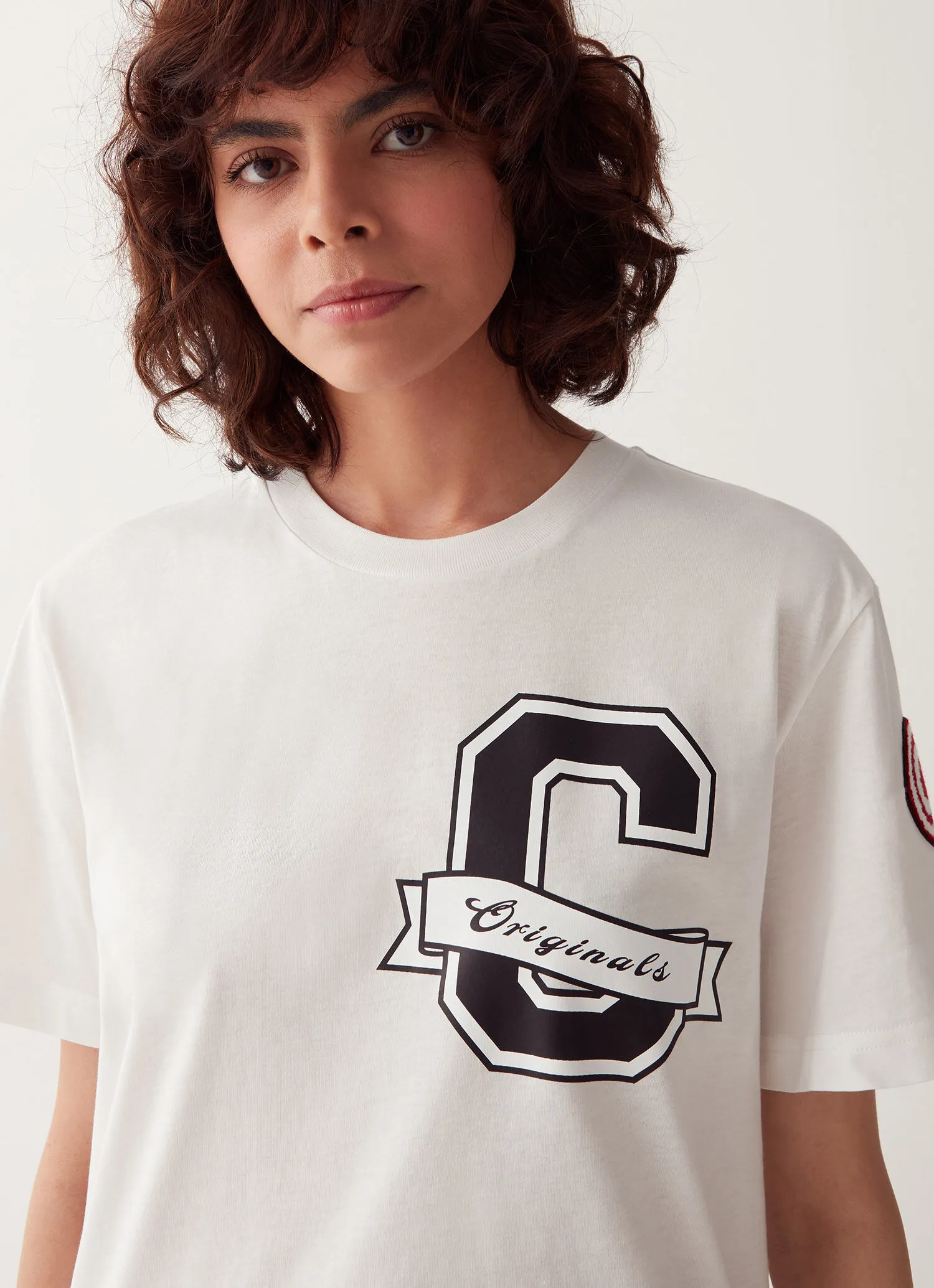 Camiseta universitaria de manga corta
