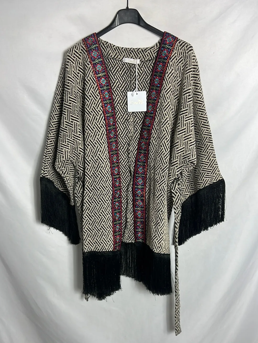 CARLOTA&CO. Kimono flecos estamoado. TU (M)