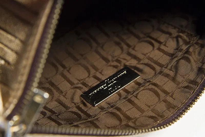 CH Bolso Lipstick Flecos Dorado