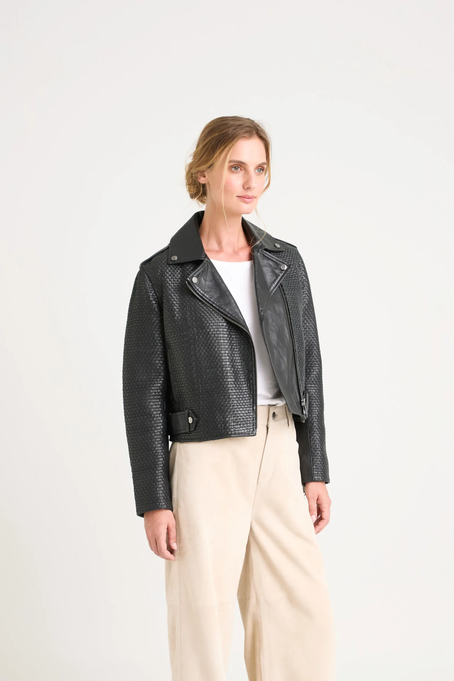 Chaqueta claire tejida de cuero para mujer silueta biker