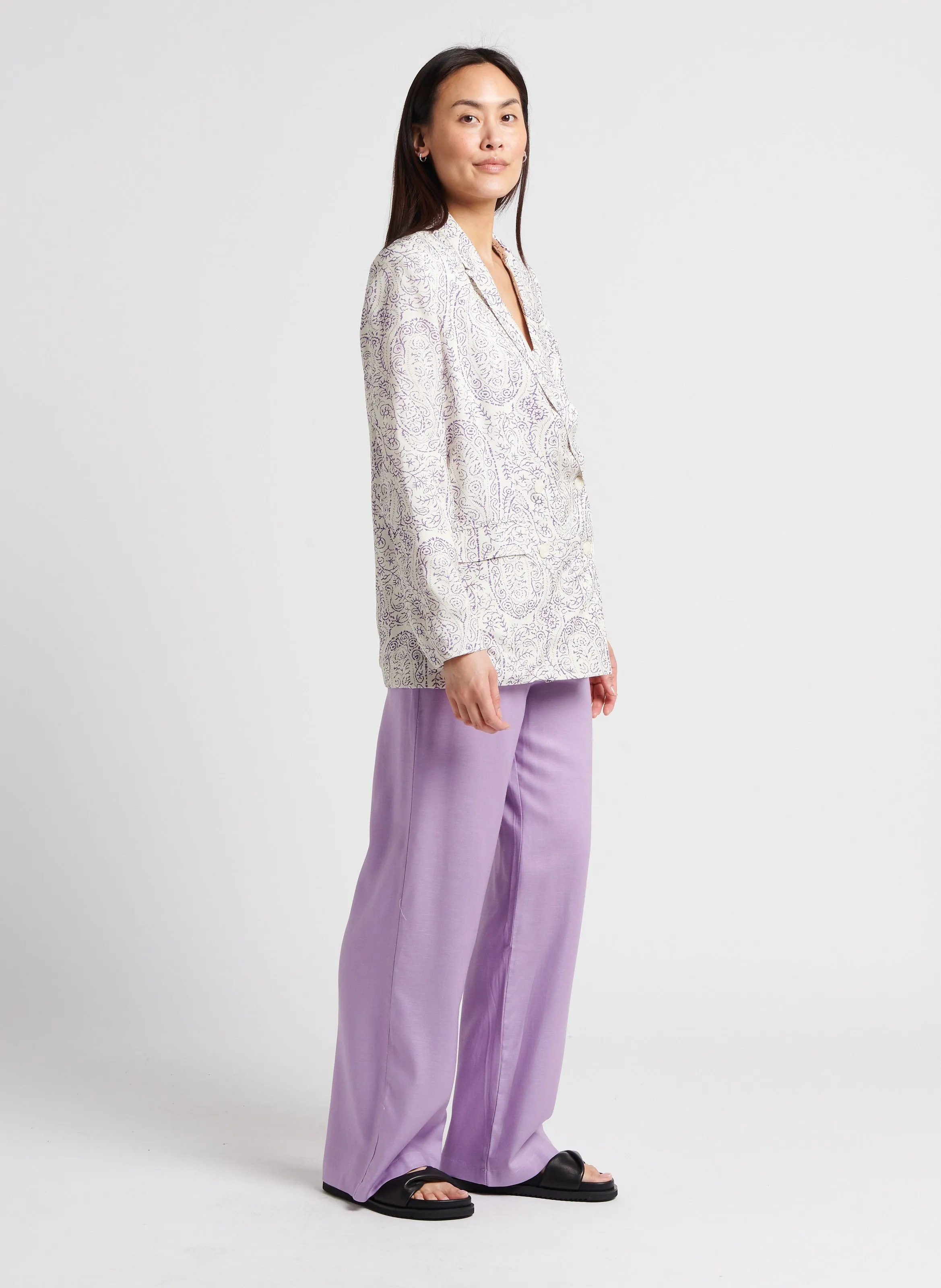 Chaqueta de sastre ajustada fluida en violeta