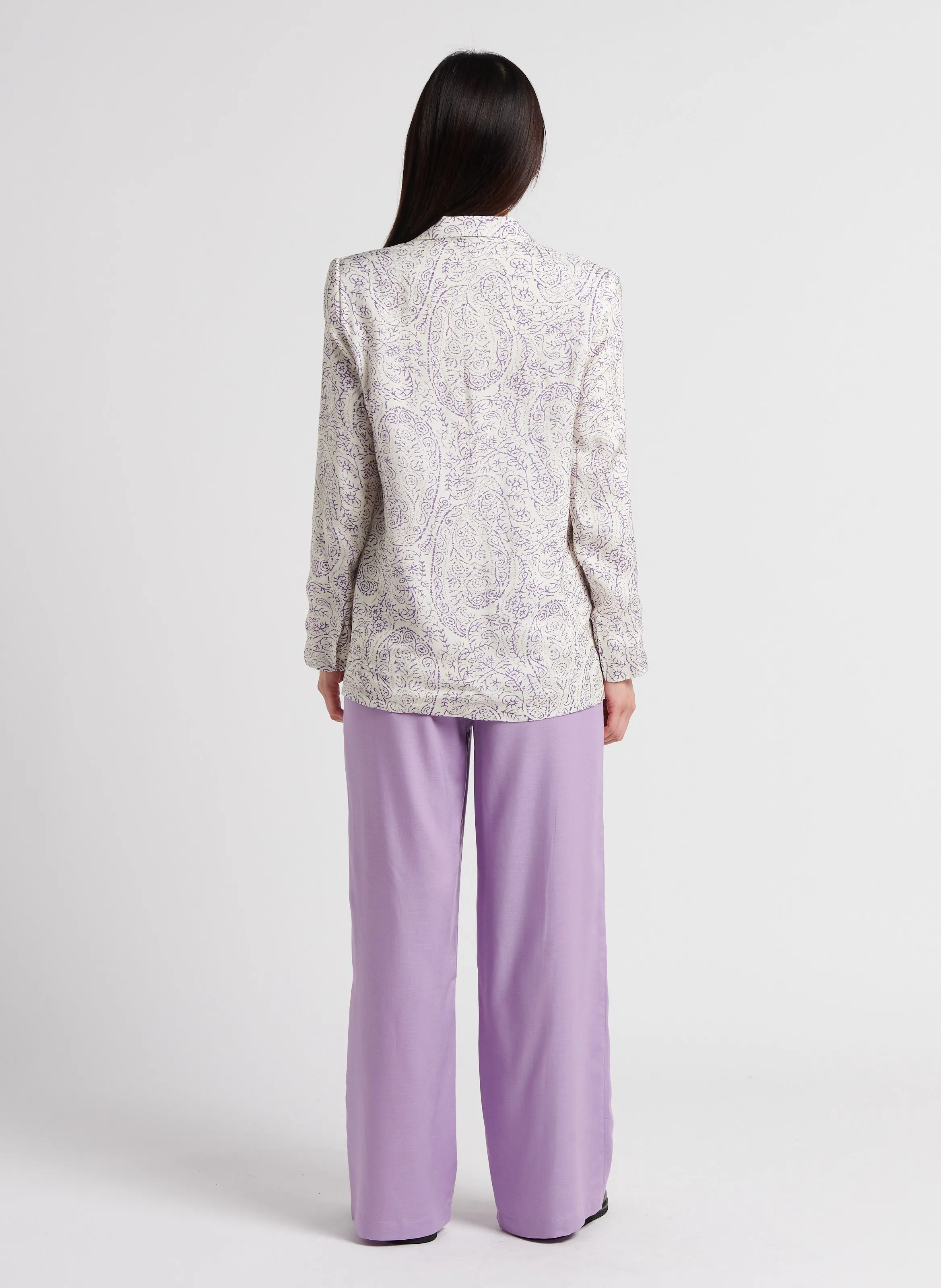 Chaqueta de sastre ajustada fluida en violeta
