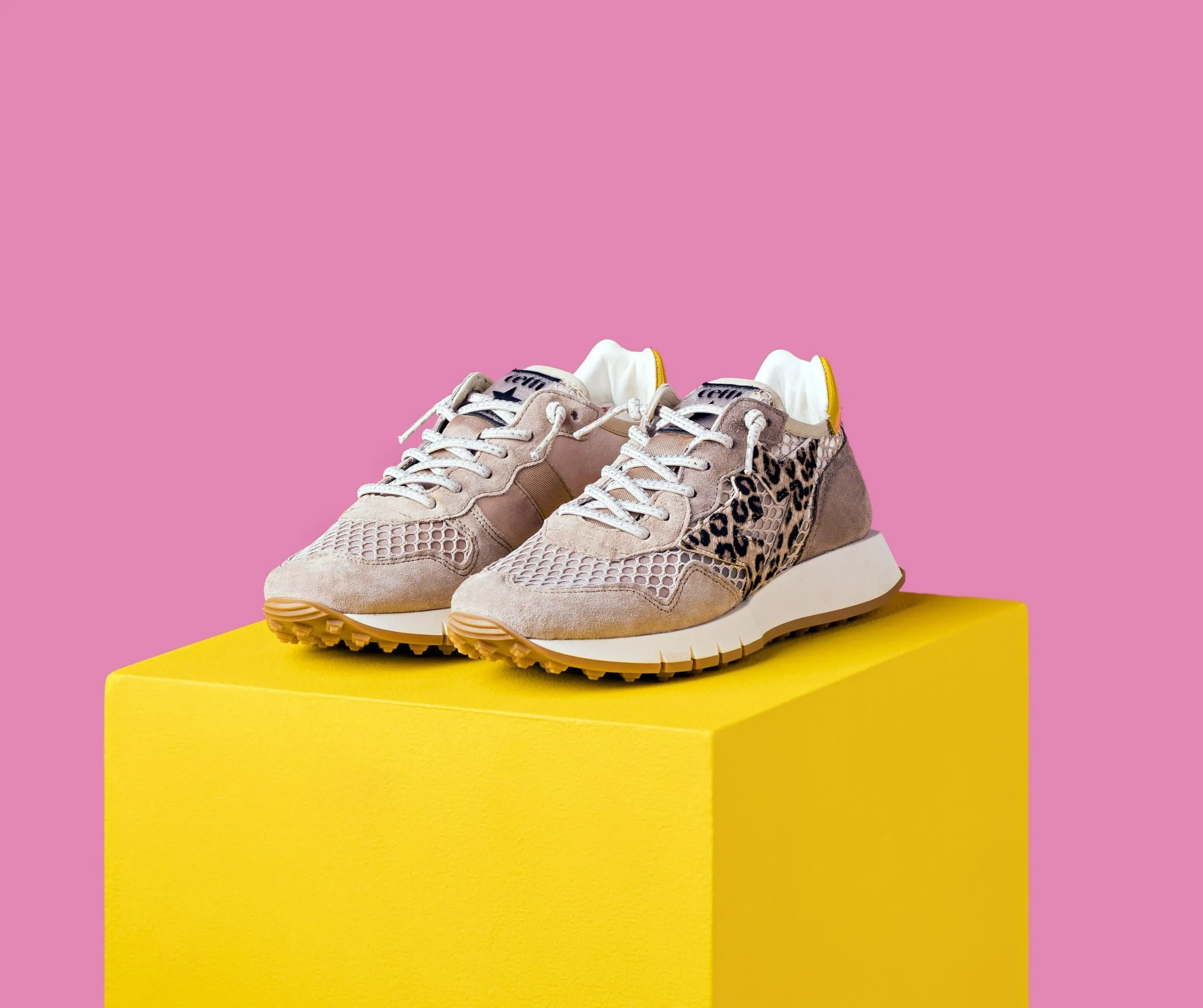Deportivas beige para mujer Cetti en combinado de piel y rejilla