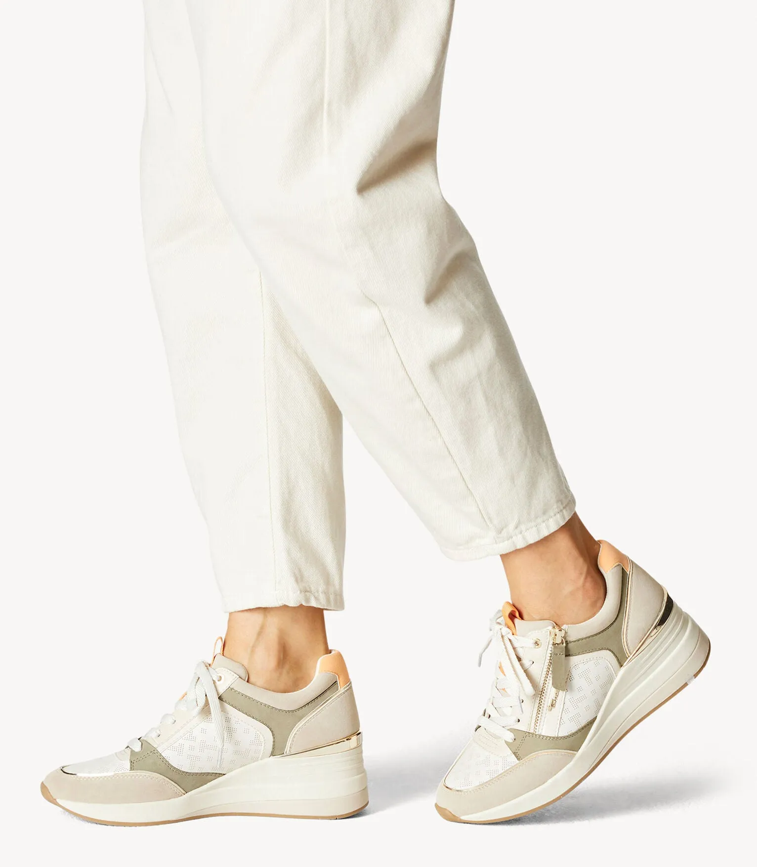 Deportivas con cremallera lateral en combinado pistacho
