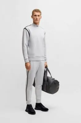 Deportivas en mezcla de materiales con malla y piel