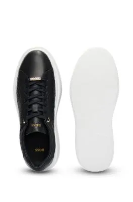 Deportivas tipo cupsole de piel con monogramas grabados