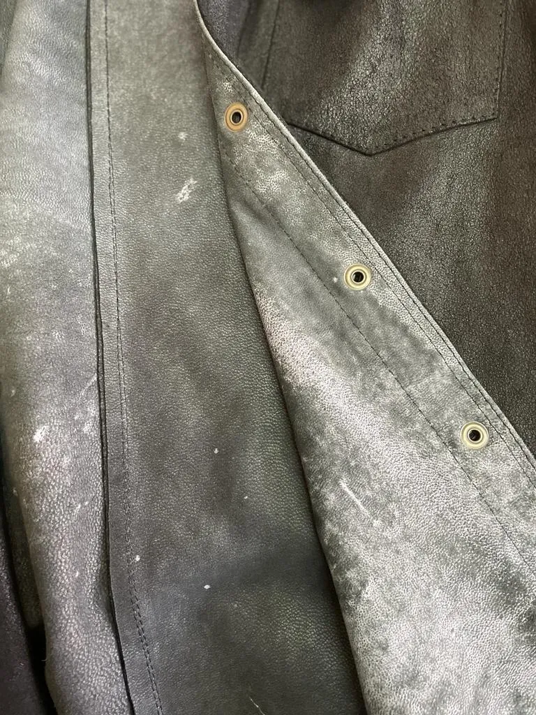 EU Camisa Cuero Negra