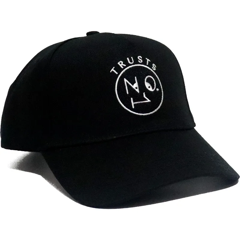 Gorra curva negra ajustable Trusts No.1 Black White Logo de The No.1 Face