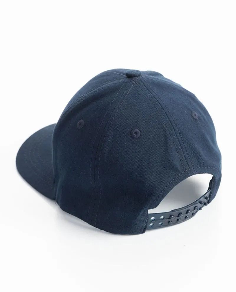 Gorra para hombre con indio bordado a tono