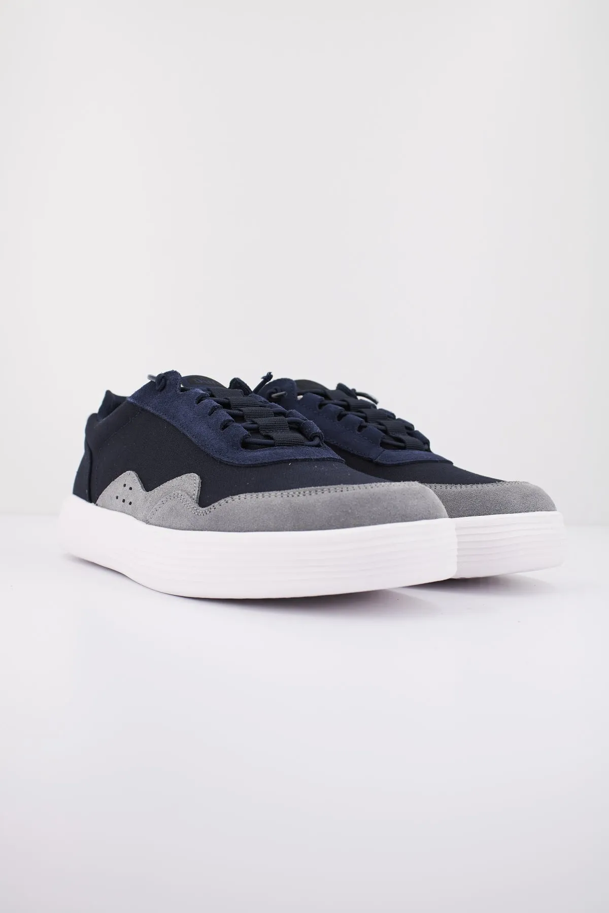 HEY DUDE HUDSON M CANVAS