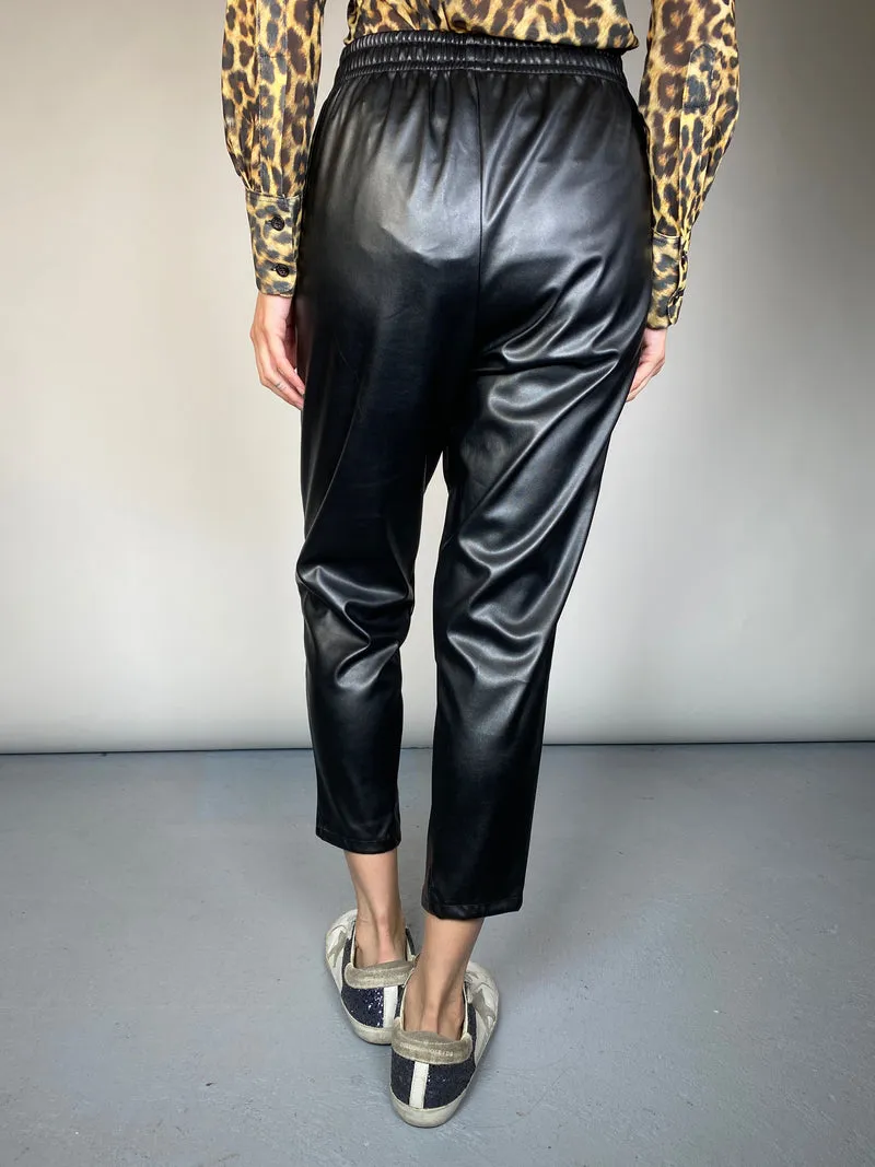 JAZMIN CHEBAR Jogger Cuero Vegano