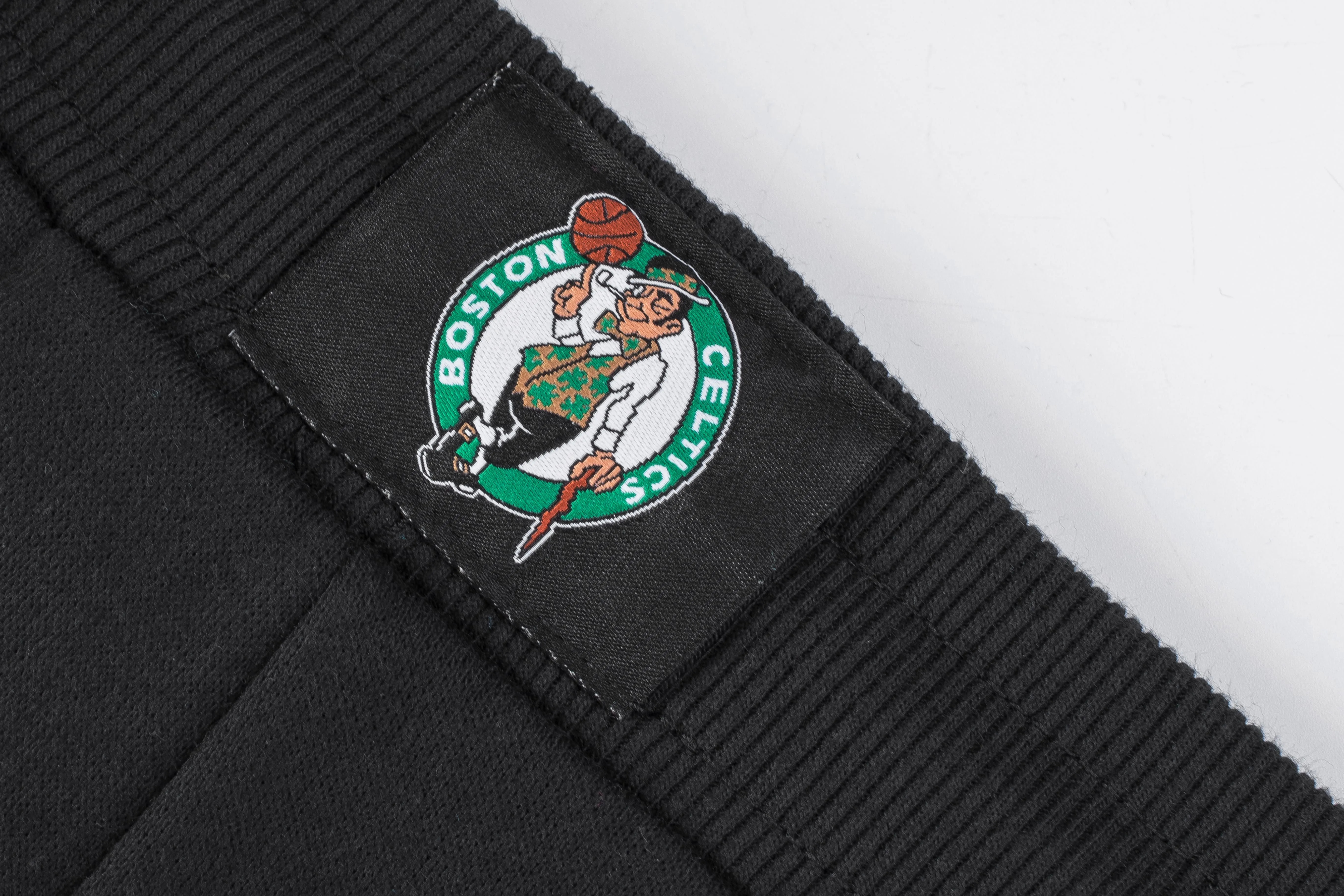 Jogger para Hombre NBA FLEECE PANTALON NBA SIDE STRIPE BLK3