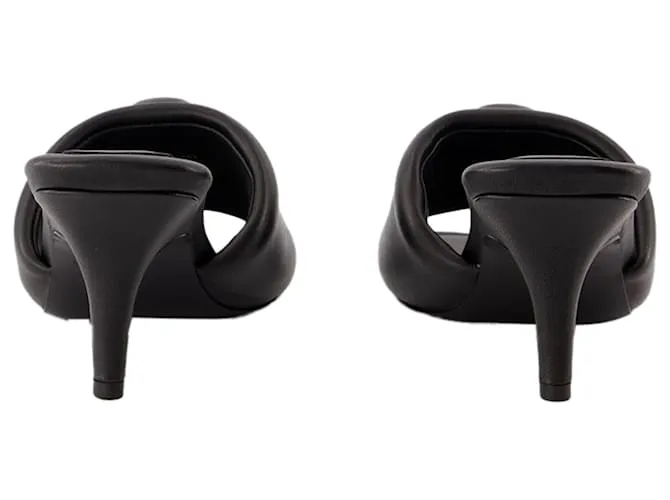 LOS J MARC PUMPS  MARC JACOBS  CUERO  NEGRO 