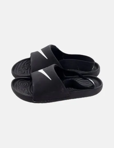 Nike Chancla negra logo