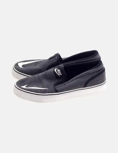 Nike Deportiva gris básica