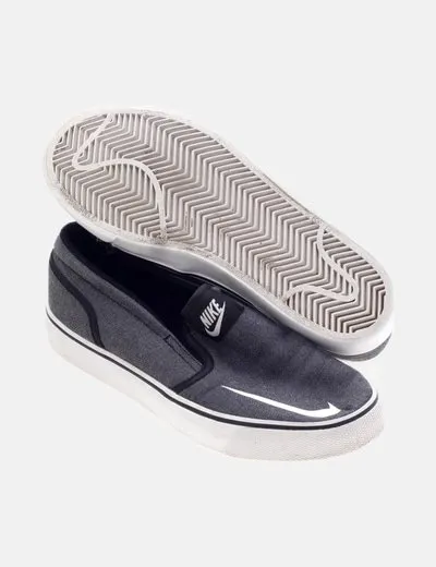 Nike Deportiva gris básica