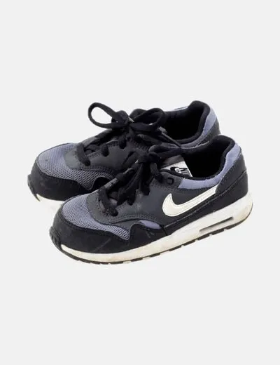Nike Sneaker negra combinada