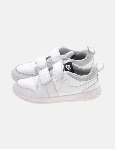 Nike Zapatilla blanca deportiva