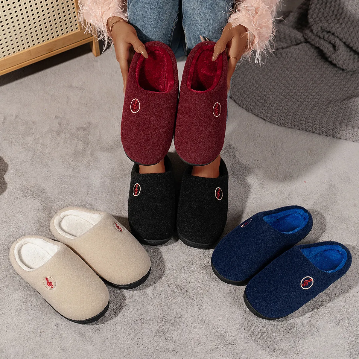 Nuevas toboganes de envío gratis zapatos para mujeres de diseño de algodón con solas zapatillas de algodón de algodón plano zapa
