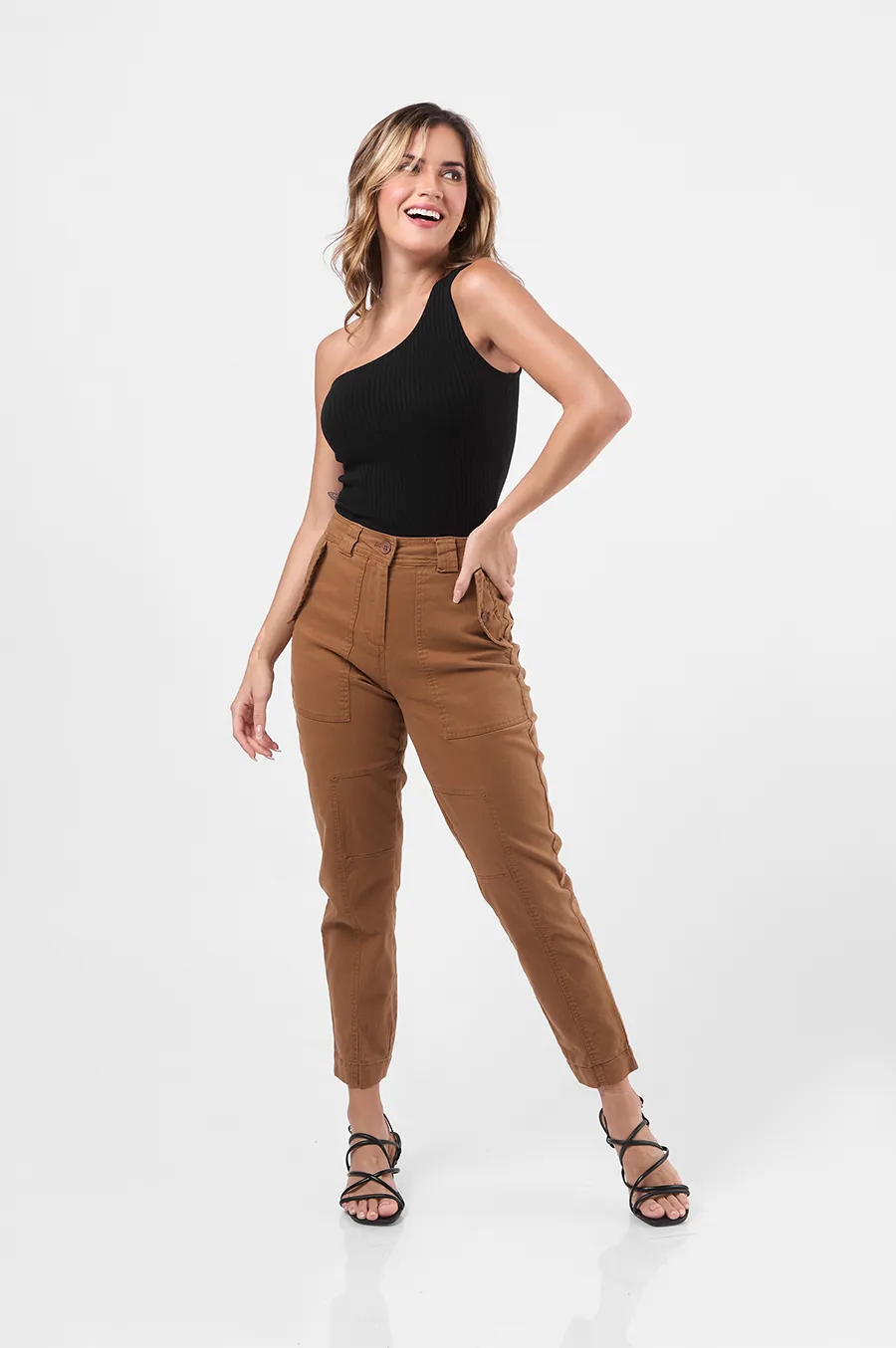 PANTALON CHLOE MOMCROP