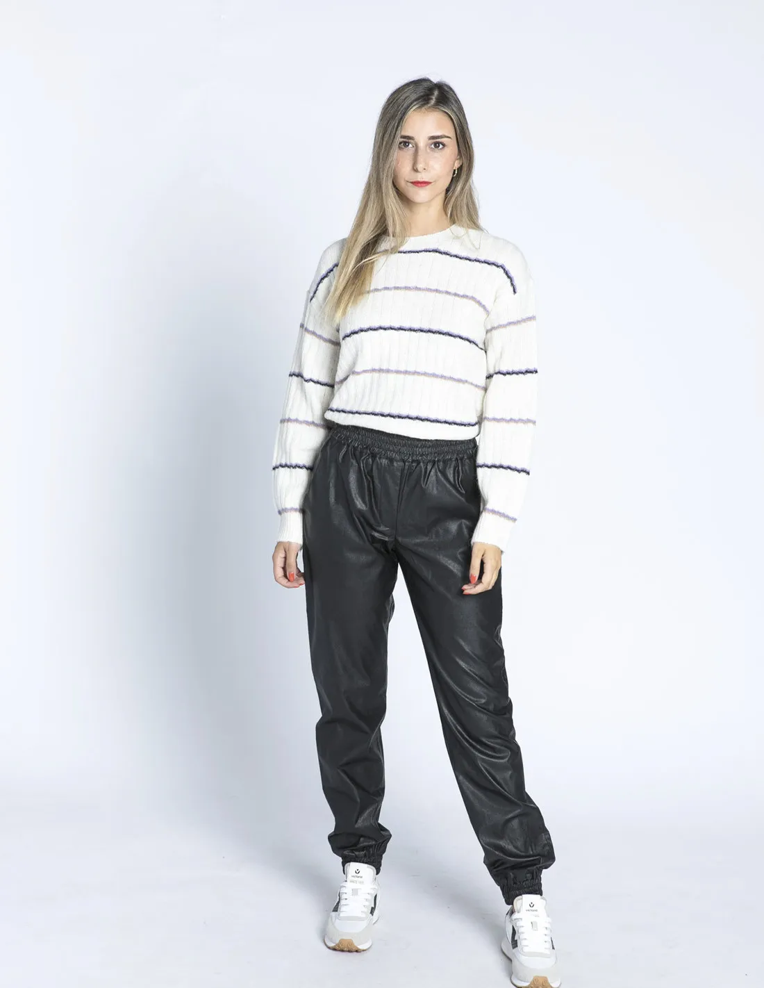 PANTALON NEGRO POLIPIEL ESONI BYOUNG