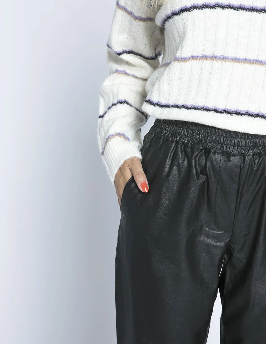 PANTALON NEGRO POLIPIEL ESONI BYOUNG