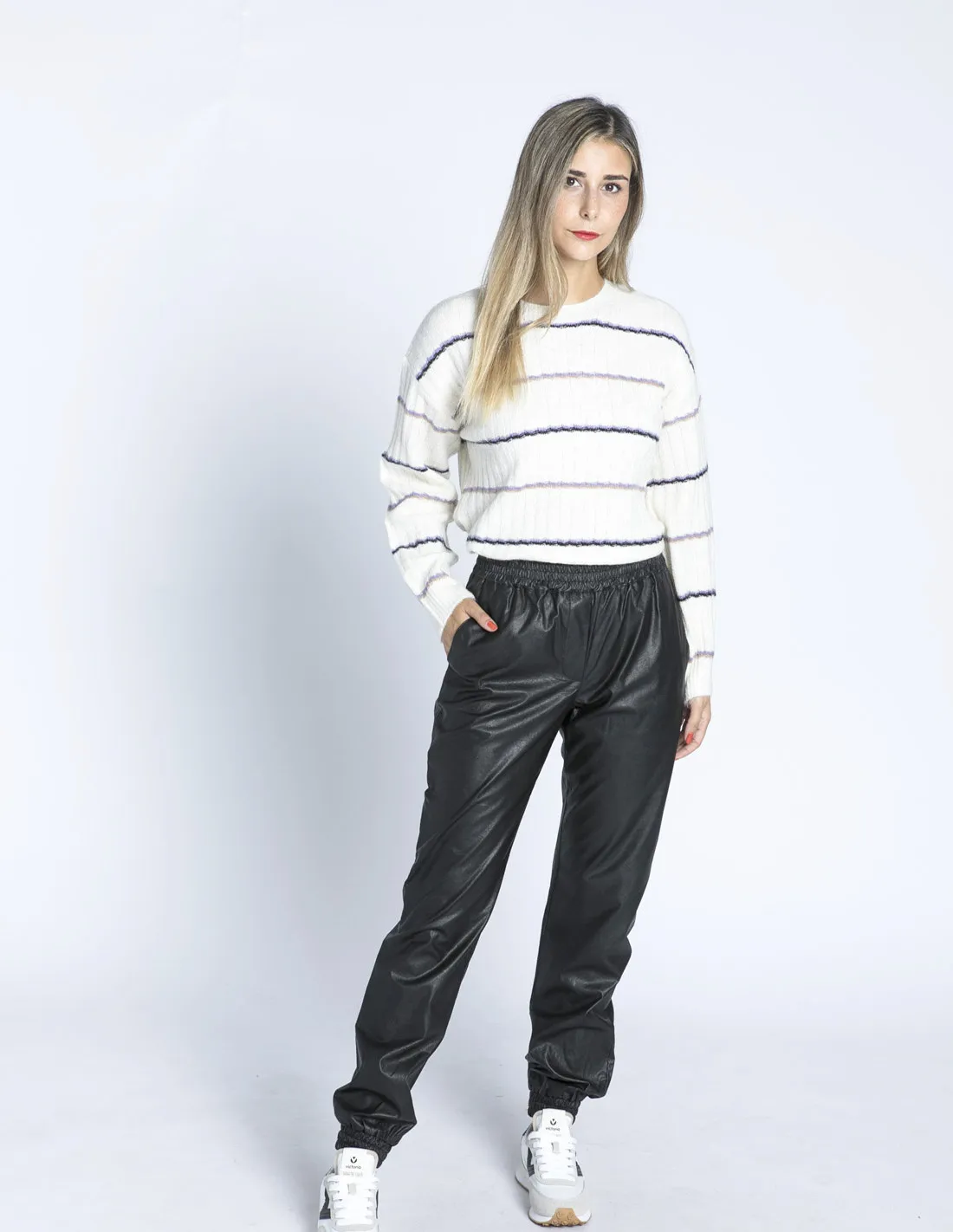 PANTALON NEGRO POLIPIEL ESONI BYOUNG