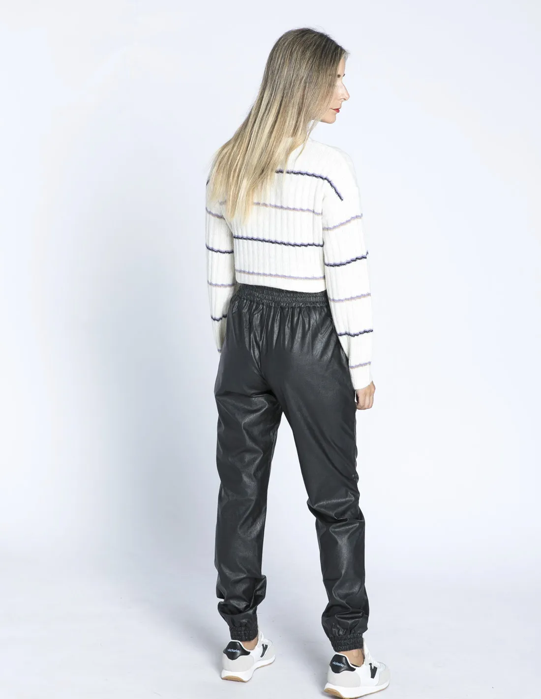 PANTALON NEGRO POLIPIEL ESONI BYOUNG