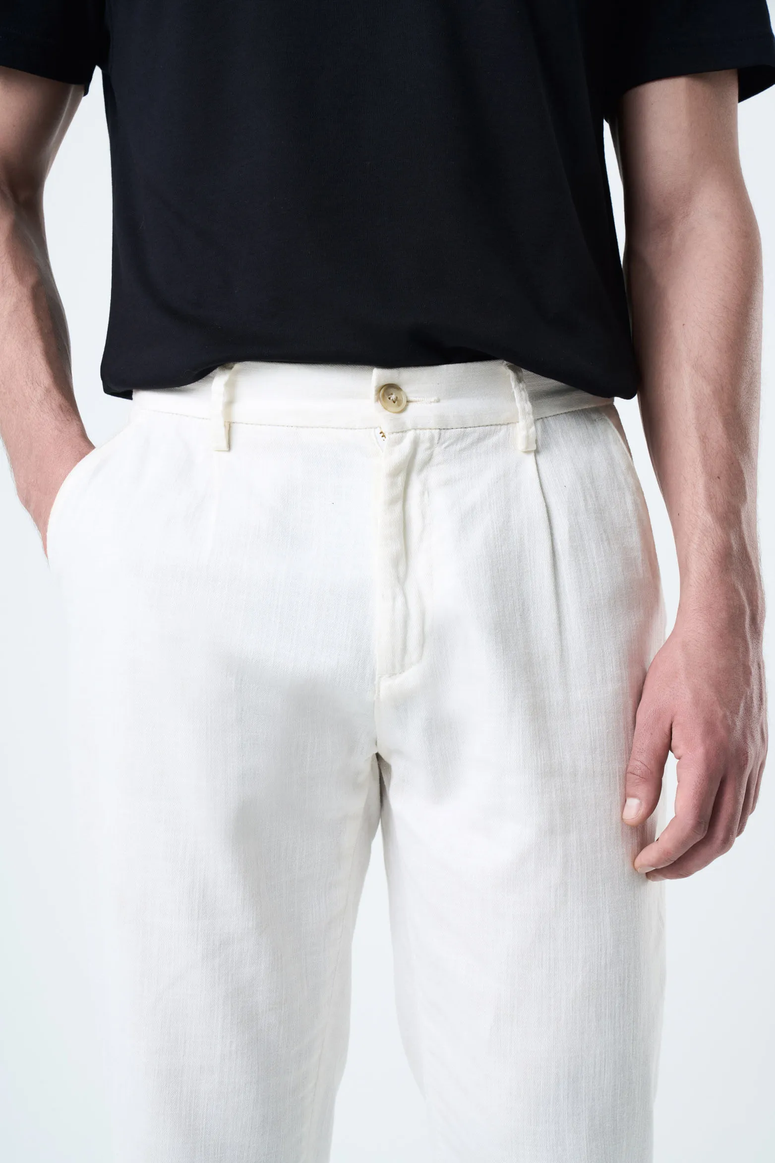 Pantalón aron en lino para hombre ribete cuero