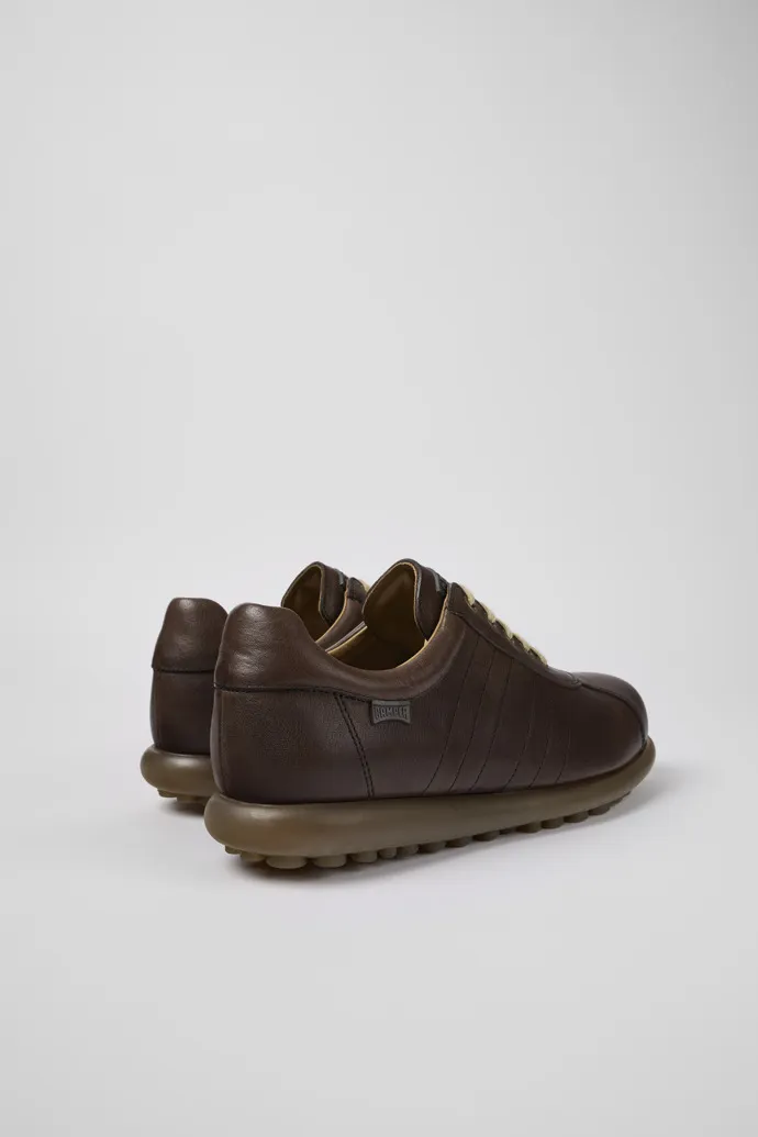 Pelotas Zapatos para hombre en piel curtida vegetal de color marrón