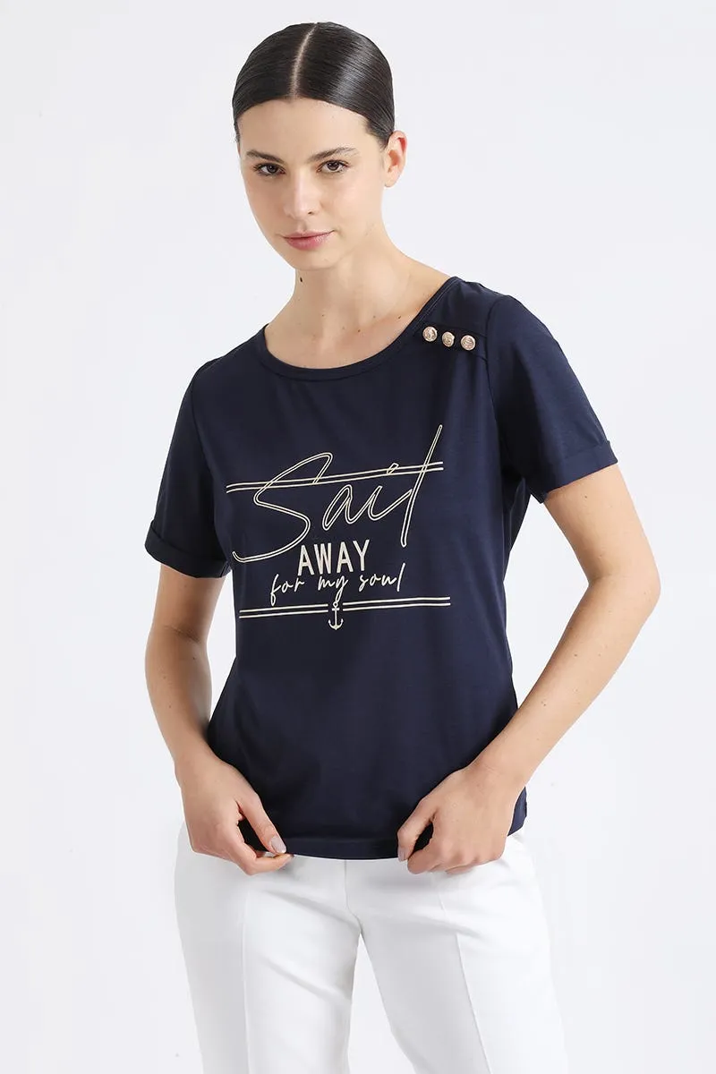 POLERA TEXTO, Y BOTON MARINERO AZUL MARINO