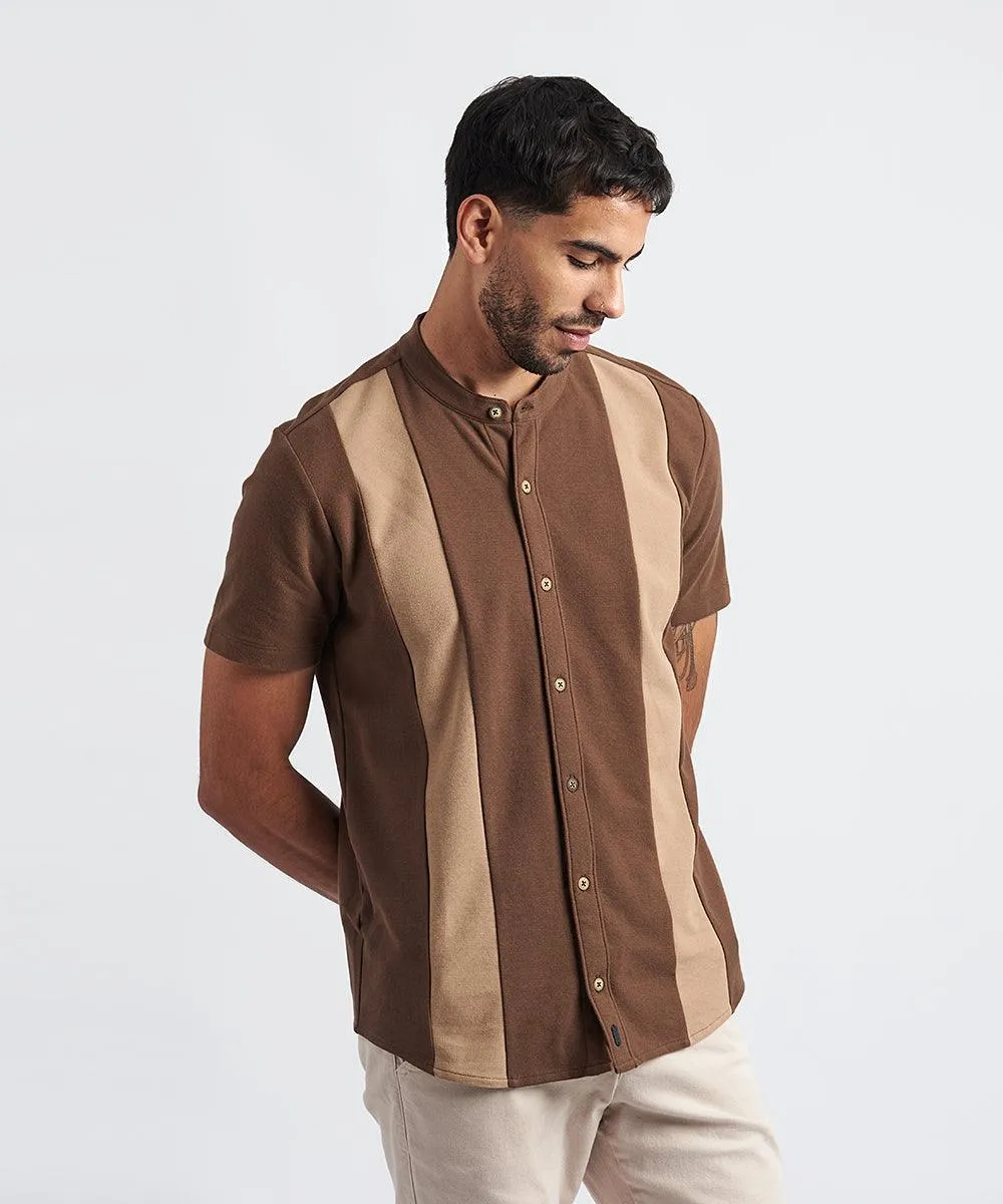 POLO MANGA CORTA CAMISERO CON CORTE DE RAYAS MARRON PV24