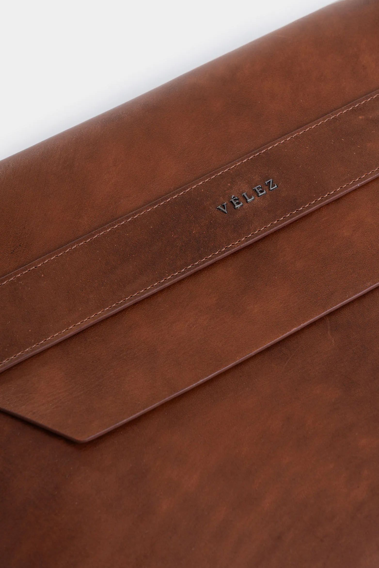 Porta Tablet Grus de cuero para hombre texturizado